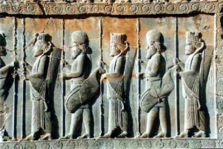 Rilievi achemenidi a Persepoli in Iran