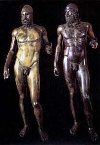 I Bronzi di Riace: la statua A e la statua B scoperte nel 1972 in fondo al mare di Riace