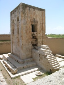 Kabeh-e Zartosht, la torre achemenide più famosa, ma il cui utilizzo solleva ancora dubbi