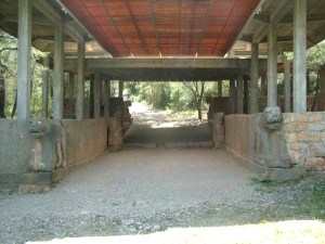 La copertura del museo a cielo aperto realizzata da Cambel a Karatepe