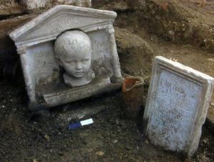 La sepoltura di un bambino dalla necropoli di S.Rosa