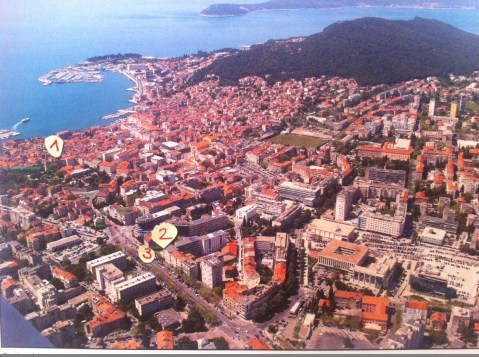 Il centro storico di Spalato interessato dagli scavi archeologici: evidenziati, n° 1, il Palazzo di Diocleziano; n° 2, il sito archeologico "ad basilicas pictas" (scavi 1953-1957 e 1997); n° 3, strada Domovinskog rata (scavi 2013)