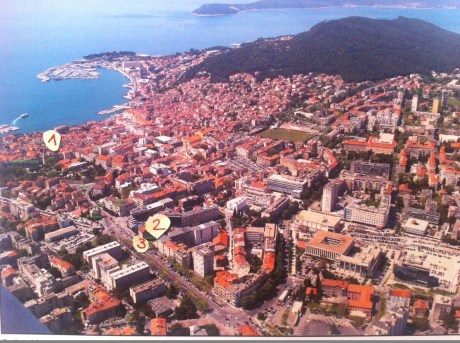 Il centro storico di Spalato interessato dagli scavi archeologici: evidenziati, n° 1, il Palazzo di Diocleziano; n° 2, il sito archeologico "ad basilicas pictas" (scavi 1953-1957 e 1997); n° 3, strada Domovinskog rata (scavi 2013)