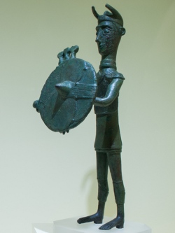 Bronzetto della civiltà dei nuraghi in mostra a Cagliari