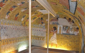 La piccola tomba di Irynefer ricostruita in scala 1:1 ad Alba