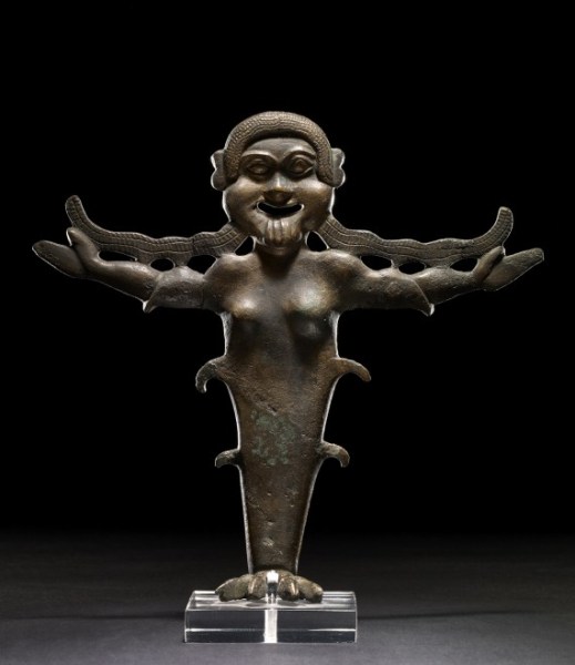 Gorgone da Chiusi (VI secolo a.C.) oggi al British Museum: in prestito a Cortona