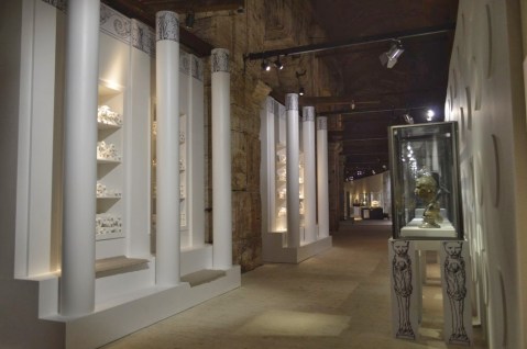 Gli "armaria", le scaffalature delle biblioteche greco-romane, ricostruite negli ambulacri del Colosseo