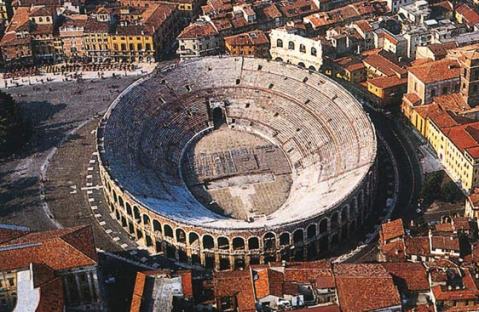 L'Arena di Verona: l'anfiteatro fu realizzato in età giulio-claudia