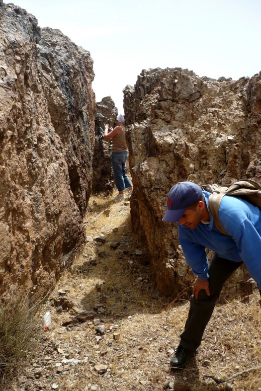 Archeologi durante le prospezioni nelle cave preromane di Aouam in Marocco
