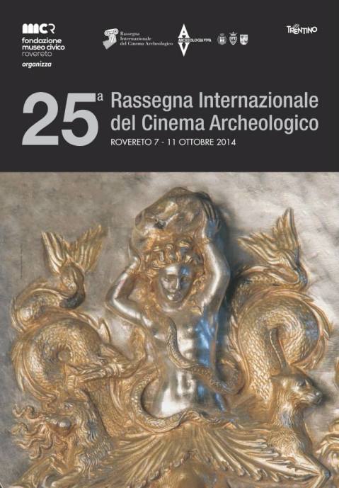2014, 25. Rassegna: emblema in argento dorato trovato a Morgantina con la raffigurazione di Scilla dal museo di Aidone in Sicilia 