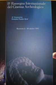 1997, 8. Rassegna: testa recuperata dal mare, dalla collezione Orsi del museo di Rovereto 
