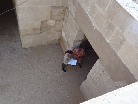 Maurizio Sfiotti e Federica Pancin durante i rilievi dell'Osireion di Abido nel 2013