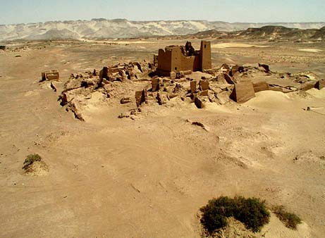 Le rovine di Umm el-Dabadib nell'oasi di Kharga in Egitto
