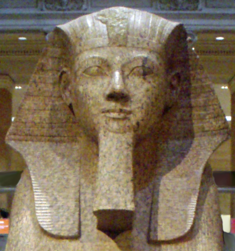 La regina Hatshepsut, faraone della XVIII dinastia, in un  rilievo conservato al Met di NY