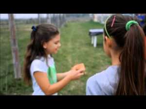 Bambini della scuola primaria di Pilastri in visita al cantiere di scavo