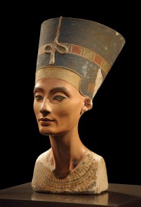 Il Gabo propone il film "Alla ricerca di Nefertiti" (qui il famoso busto di Berlino)