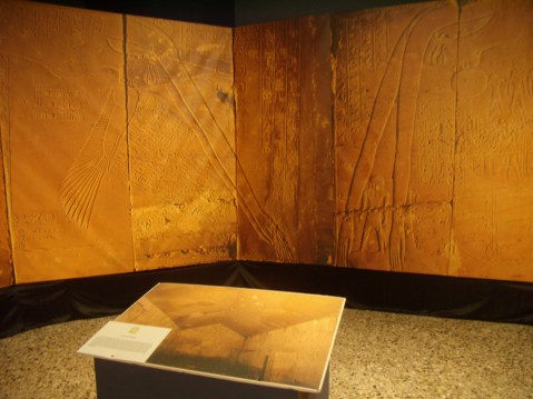 Il soffitto astronomico della stanza del sarcofago dell'Osireion di Abido nelle eccezionali foto di Paolo Renier, cuore della mostra di Conegliano