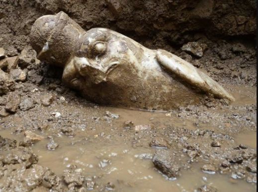 La recentissima scoperta della statua del dio Horus nel complesso della Palestra a villa Adriana