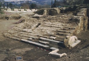 La scalinata monumentale venuta alla luce nel complesso della Palestra a villa Adriana