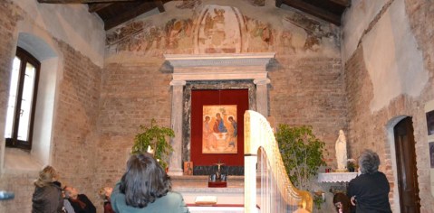 La chiesa dei SS. Filippo e Giacomo a Nosedo, realizzata nel XII secolo dai monaci di Chiaravalle