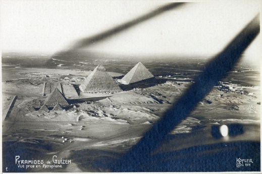 La piana di Giza con le Piramidi (e nessuna urbanizzazione selvaggia!) in una foto di Kofler del 1914