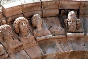 Hatra è (era?) famosa per la ricca decorazione dei suoi monumenti