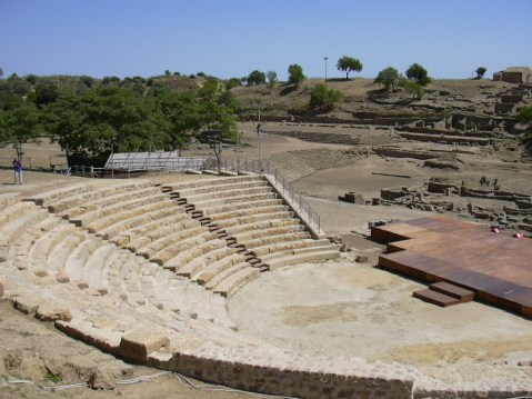 Il teatro greco di Morgantina, importante sito archeologico in Sicilia