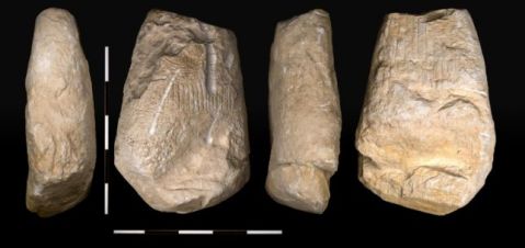 La stele di Vezzano (nei quattro lati) che raffigura una donna: ha 5000 anni