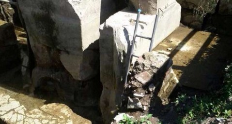 I plinti appartenenti all'arco di Tito rinvenuti al Circo Massimo a Roma