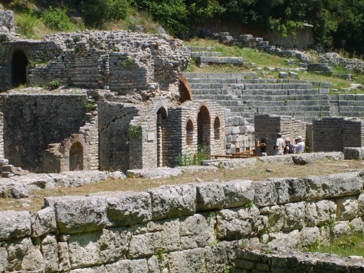 L'area a ridosso del teatro sarà oggetto degli scavi degli archeologi italiani