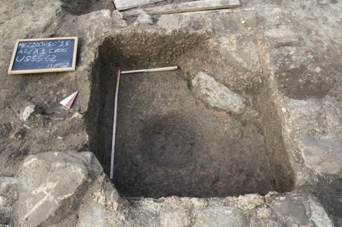 La vasca quadrangolare impermeabilizzata con un rivestimento in cocciopesto trovata nella fattoria romana