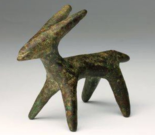 Uno dei quattro bronzetti nuragici rientrati in Sardegna grazie all'impegno dei sardi