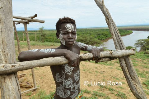 I popoli Karo della valle dell'Omo in Etiopia rischiano di scomparire