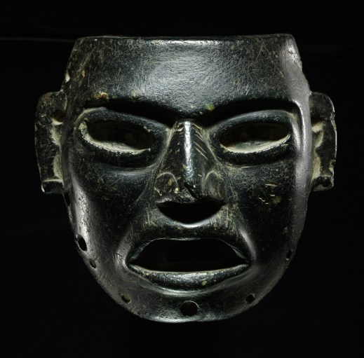 Una maschera proveniente dal Messico e portata in mostra dal centro studi e ricerche Ligabue