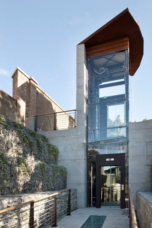 Fori imperiali senza barriere: il nuovo ascensore che permette l'accesso ai disabili