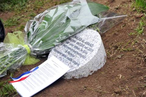 Il cippo in memoria e onore di Khaled Asaad al Giardino dei Giusti del Monte Stella di Milano