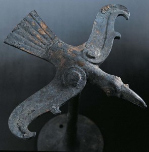 Una fenice in bronzo dal museo di Hubei (Cina)
