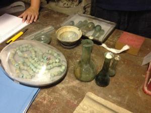 Balsamari e oggetti preziosi ritrovati nella Villa B di Oplontis