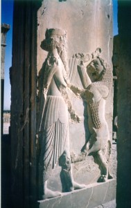Il re nella caccia al leone: rilievo del palazzo di Dario a Persepoli