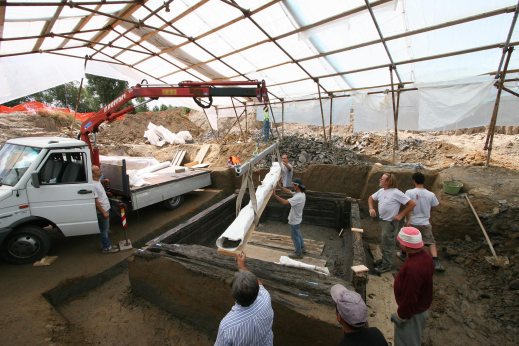 I restauri sono stati affidati al Laboratorio della Piacenti spa di Prato, specializzata in interventi di recupero dii siti archeologici
