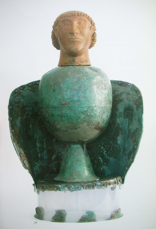 Il canopo di Dolciano uno dei tesori conservati al museo nazionale Etrusco di Chiusi