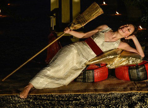 Elena Ferrari nella Galleria dei re del museo Egizio di Torino protagonista dello spettacolo "Cleopatra, la mia regina"