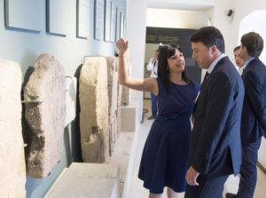 Il premier Renzi con il direttore del Marta, Eva degli Innocenti (Foto Palazzo Chigi/Tiberio Barchielli )