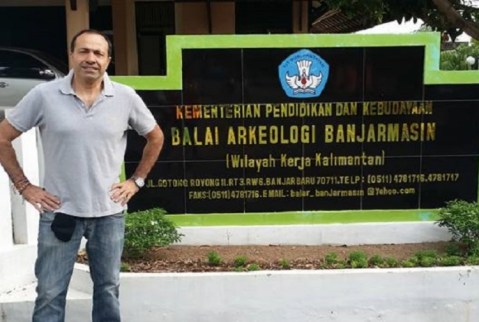 Il prof. Michele Raddi del'università Udayana di Bali, direttore del progetto di ricerca a Batu Hapu
