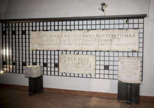 Il nuovo allestimento della collezione Epigrafica del museo Archeologico nazionale di Napoli