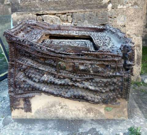 Il gigantesco forziere in bronzo e ferro che M. Obellio Firmo teneva nell'atrio di ingresso della sua domus