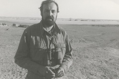 Un giovane Maurizio Tosi nel deserto del Sistan in Iran dove ha scoperto Shahr-e Sokhta