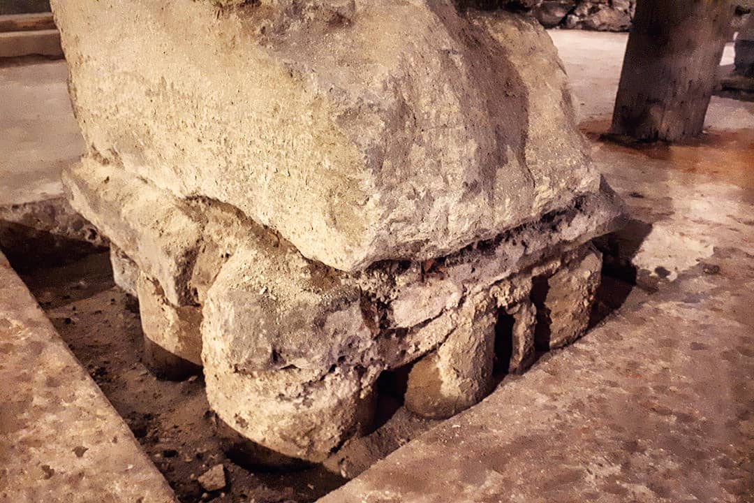 pavia_dettaglio delle suspensurae reimpiegate nella cripta di san giovanni domnarum_foto-oltre-confine