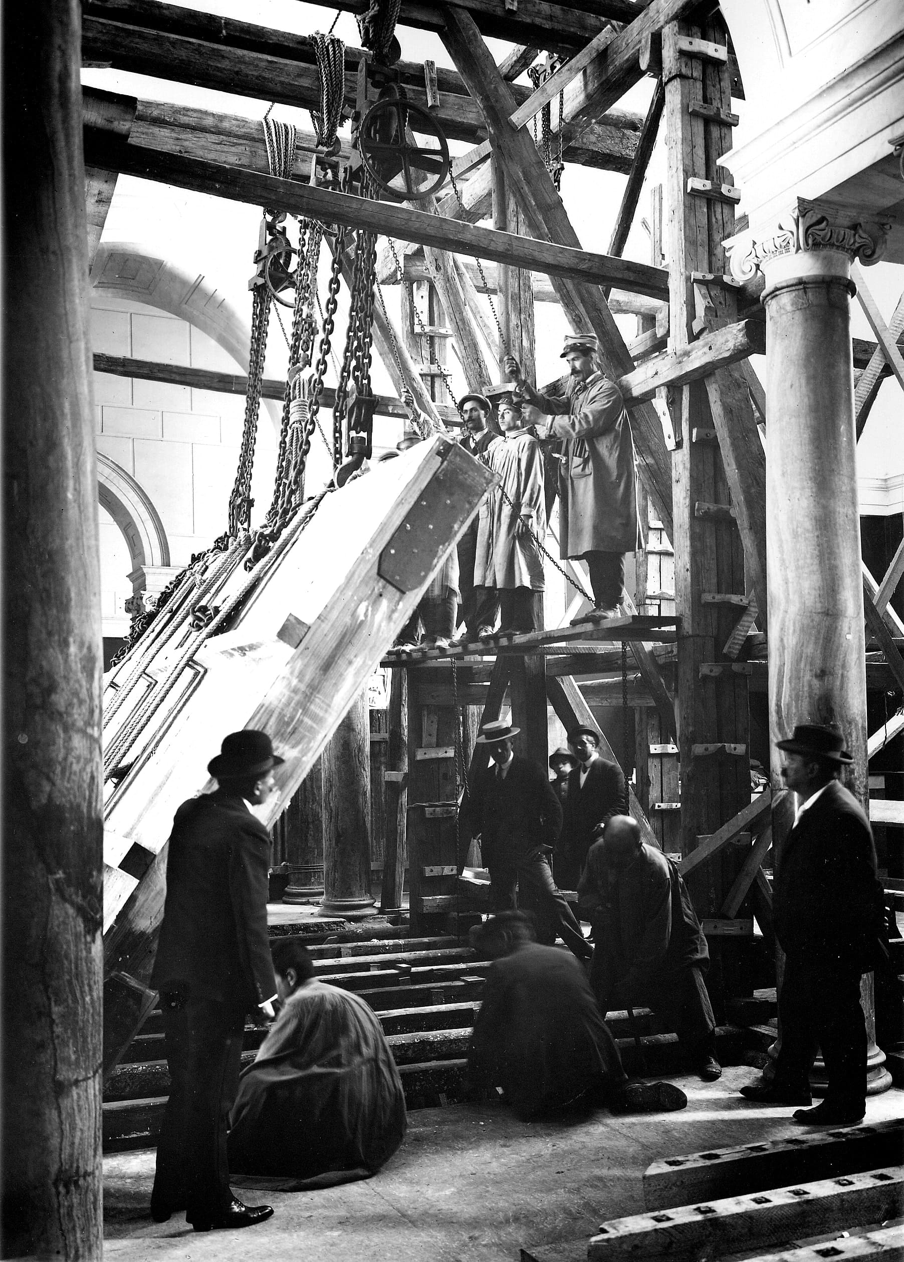 napoli_mann_lavori spostamento mosaico alessandro 1917_foto-archivio-mann