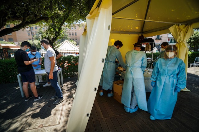 pompei_postazione-tamponi-rapidi_piazza-anfiteatro_foto-parco-archeologico-pompei